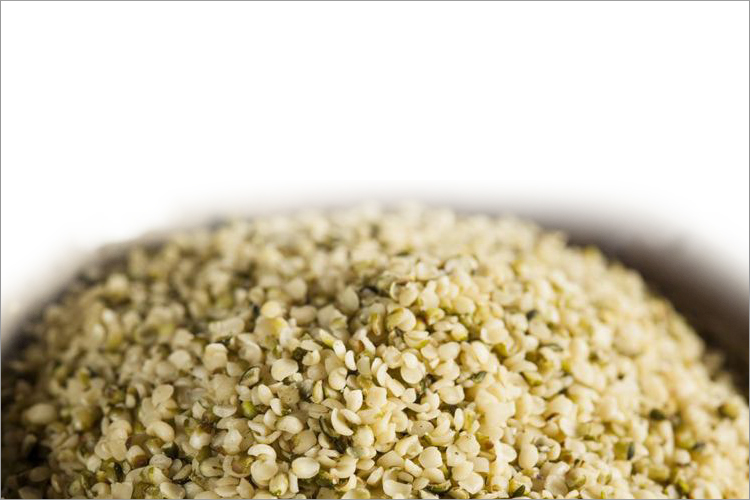 Las semillas de cáñamo contienen un alto contenido de proteína y son bajas en carbohidratos.