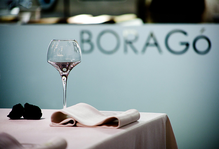 Una copa de vino en el Restaurante Boragó