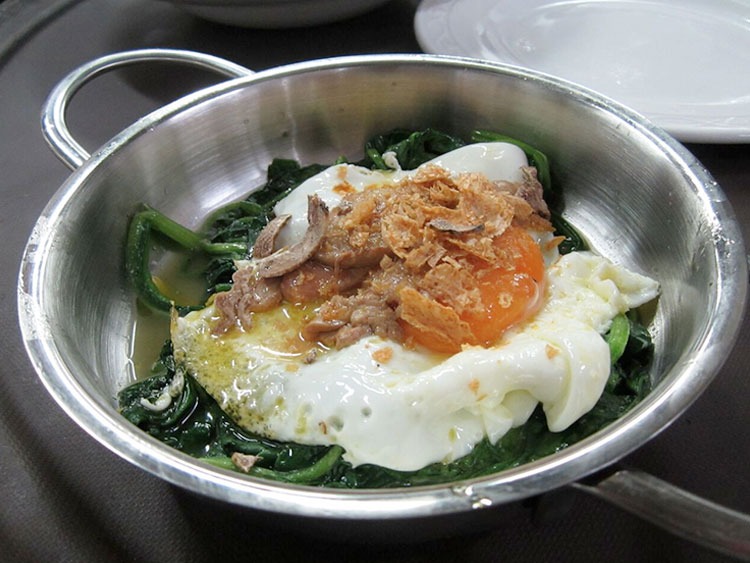 Farm eggs with spinach and foie gras