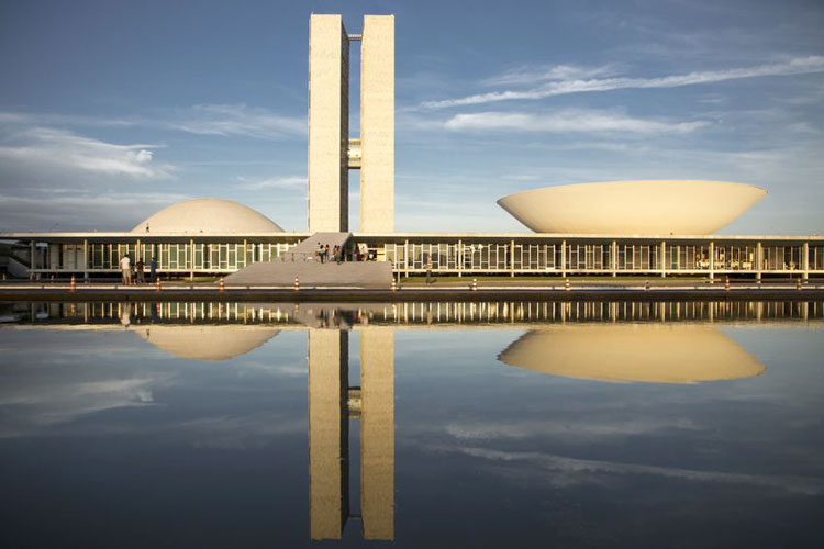 Oscar Niemeyer: The Architect of Curves - azureazure.com