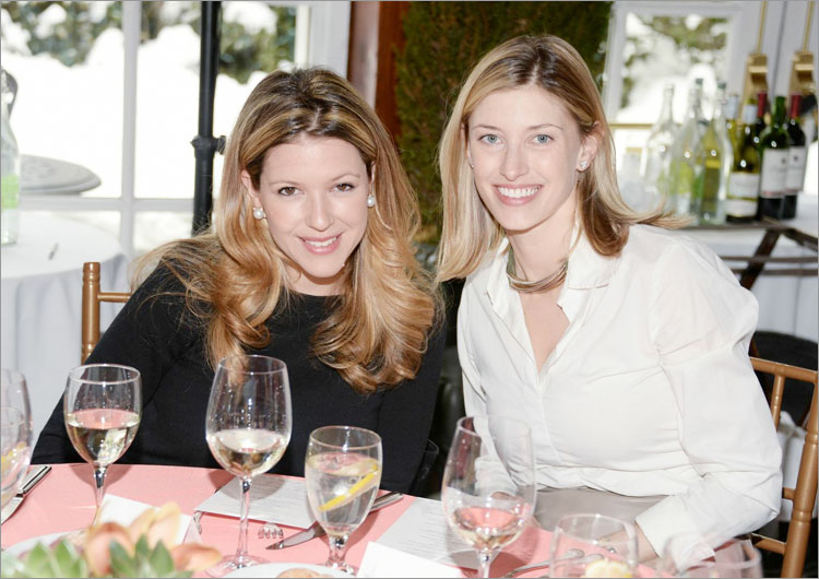 Nitzia Logothetis, Lauren Kenny