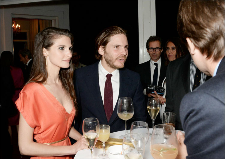 Cena Charles Finch para cineastas