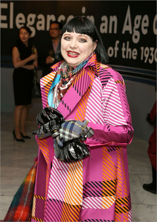 Inauguración de la exposición Elegance in an Age of Crisis: The Fahions of the 1030s