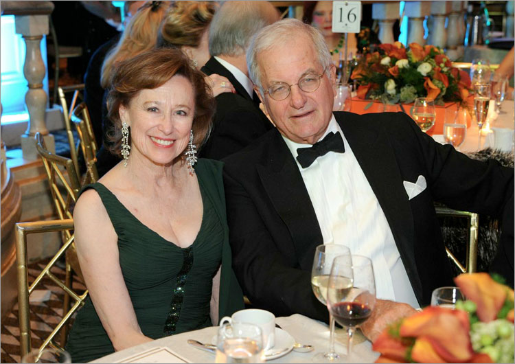 French Heritage Society La baronesa Caroline Brownstone, Charles Revson