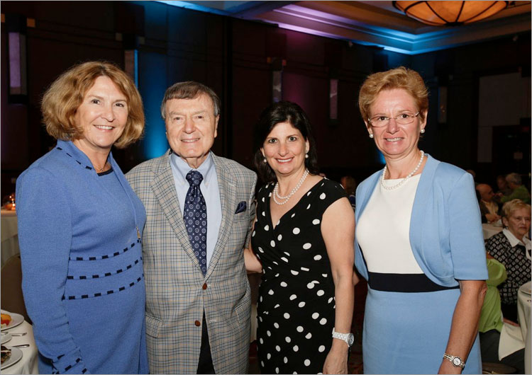 Almuerzo de reconocimiento a los miembros de la Helen K. Persson Society