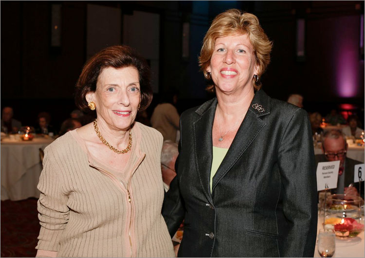 Almuerzo de reconocimiento a los miembros de la Helen K. Persson Society