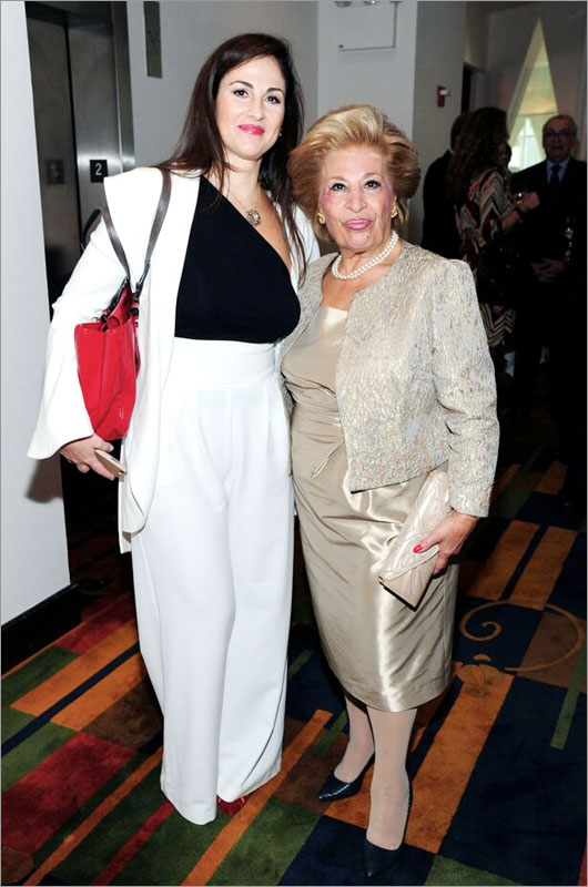 Laura Mamakos, Betty Roumeliotis