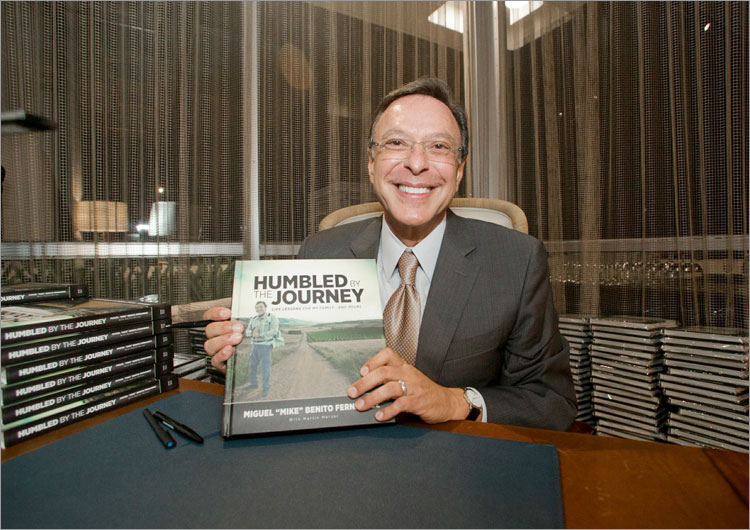 Mike Fernández Mike Fernández