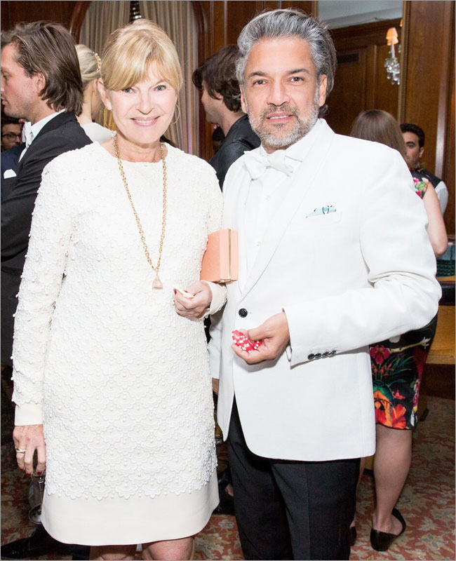 Ann McNally, Carlos Mota