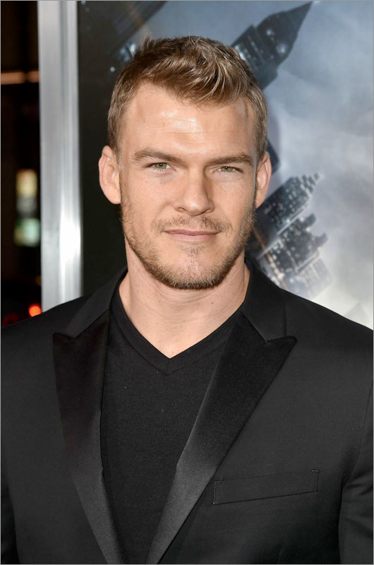 Alan Ritchson Alan Ritchson