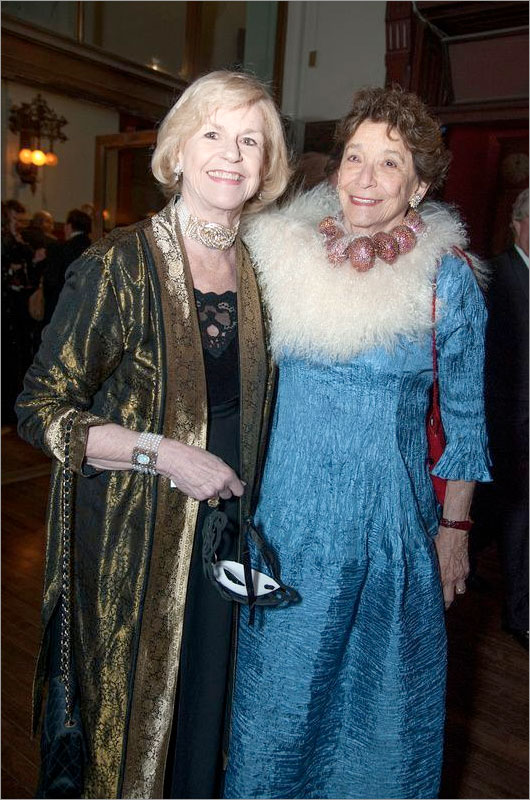 Mary Ellen Oldenburg, Inger Elliott
