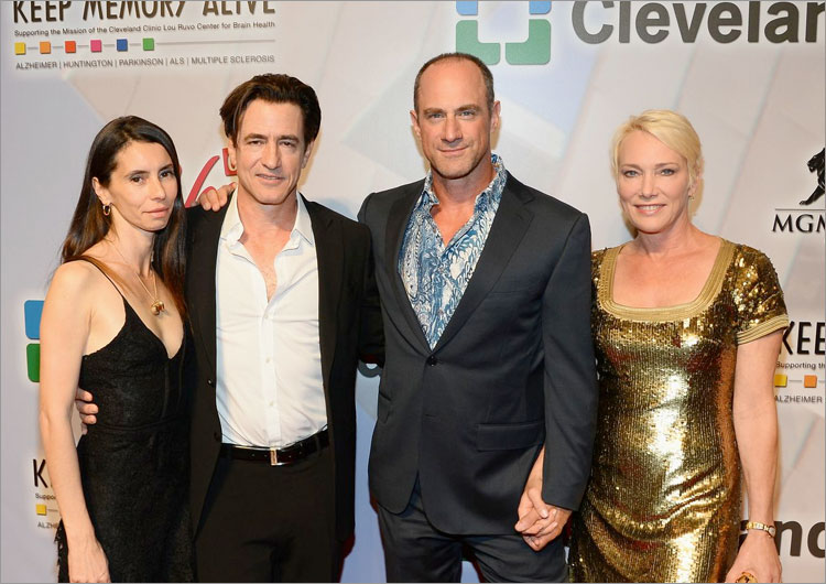 Homenaje a Gloria y Emilio Estefan durante la gala de Keep Memory Alive