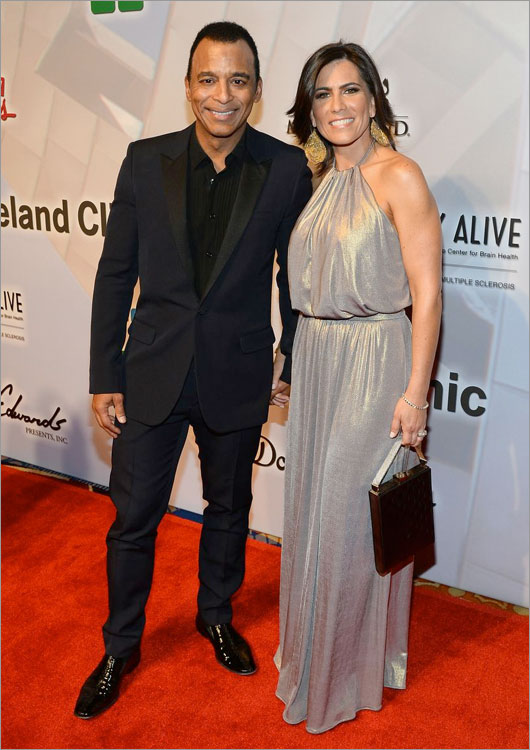 Homenaje a Gloria y Emilio Estefan durante la gala de Keep Memory Alive