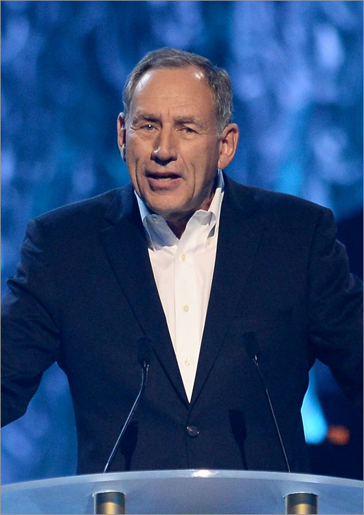 Homenaje a Gloria y Emilio Estefan durante la gala de Keep Memory Alive