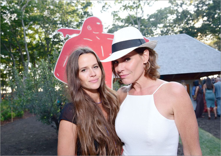 Nicole Nadeau, LuAnn de Lesseps