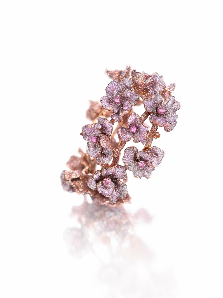 Amarante 18K rose gold vivid purplish pink and fancy pink diamonds.