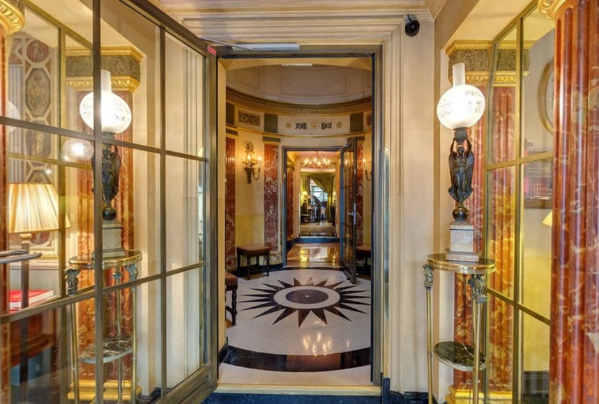 l hotel paris entrance
