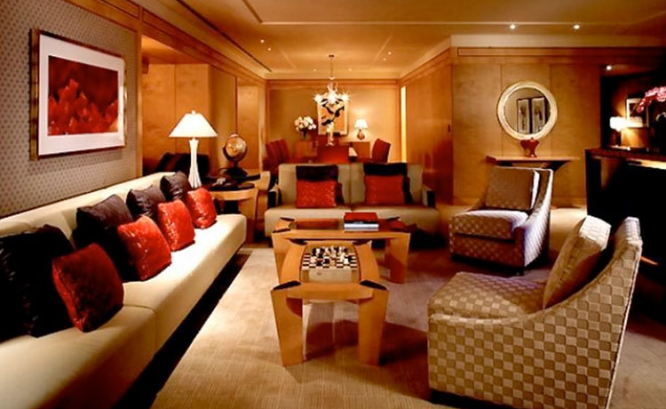 best hotel suites in the world, most expensive suites in the world, luxury suites, top 10 hotel suites, royal penthouse suite, hotel president wilson geneva, shahi mahal suite, hotel raj palace jaipur, ty warner penthouse suite, hotel four seasons, nueva york, sky villa palms, casino resort las vegas, royal suite st. regis saadiyat island resort, abu dabi, penthouse suite at hotel four season george v, parís