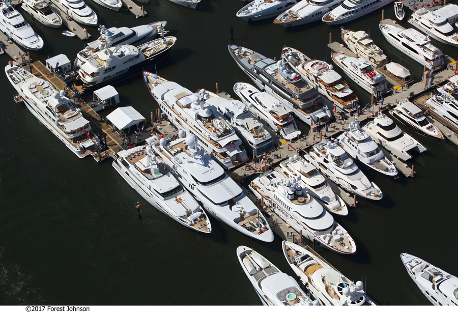 Vista aérea del show de botes de Palm Beach. Foto: pbboatshow.com